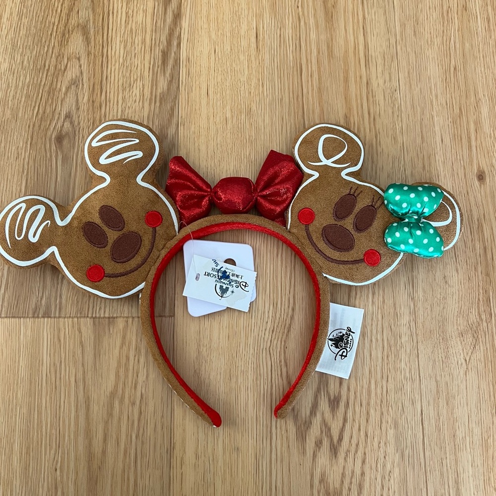Shanghai Disneyland Christmas gingerbread ears 2019 exclusive